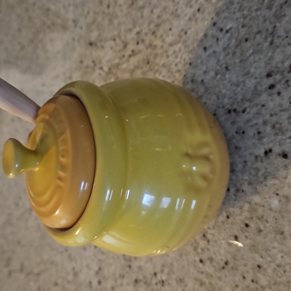 Le Creuset Kitchen Le Creuset Dijon Yellow Stoneware Honey Pot
